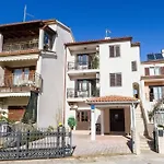 Wohnung In Pula Mit Terrasse, Grill Und Garten