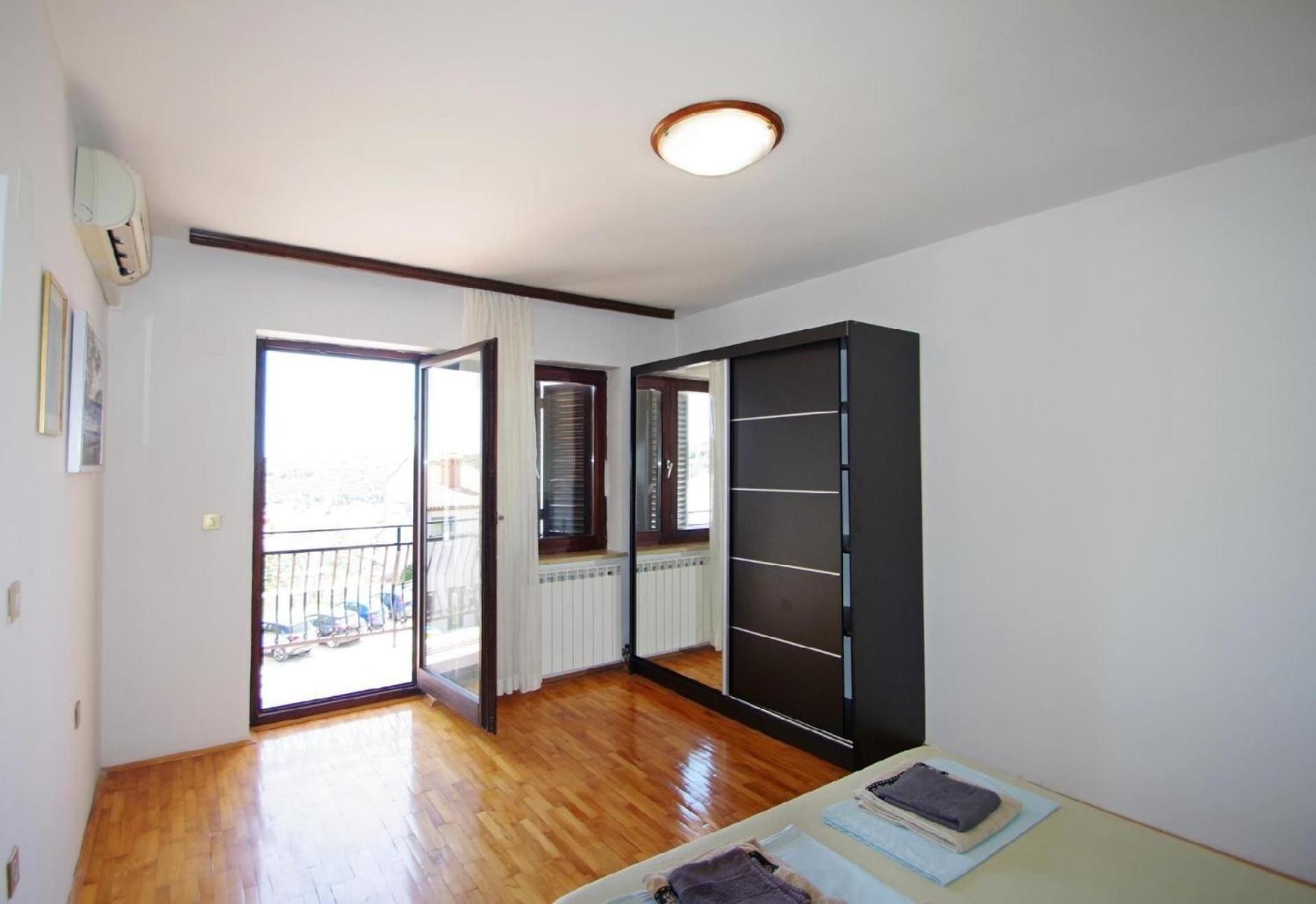 Apartman In Mit Terrasse, Grill Und Garten Pula