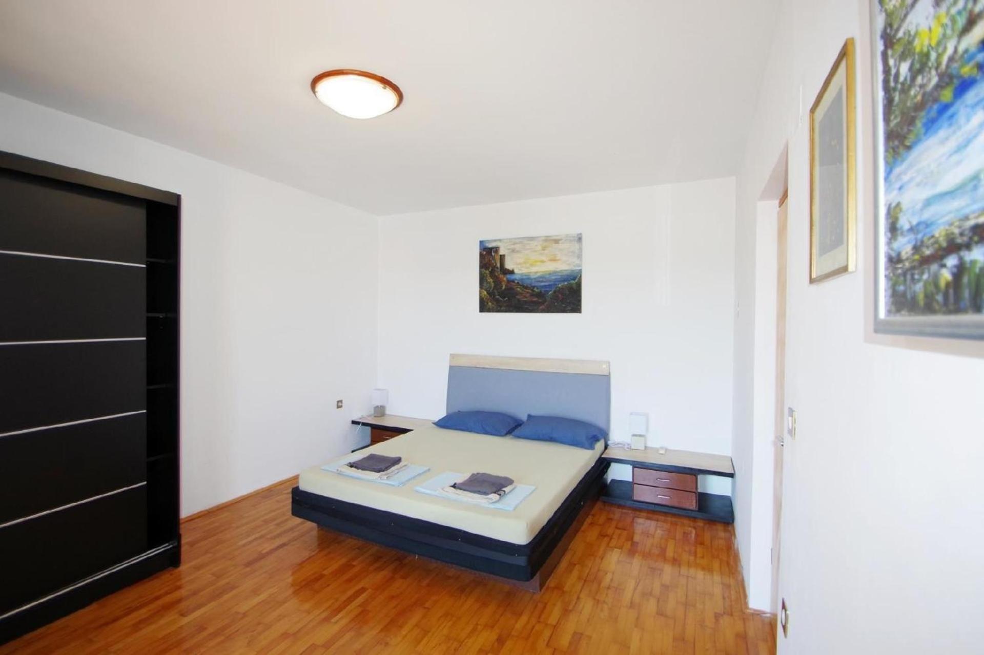Apartman In Mit Terrasse, Grill Und Garten Pula