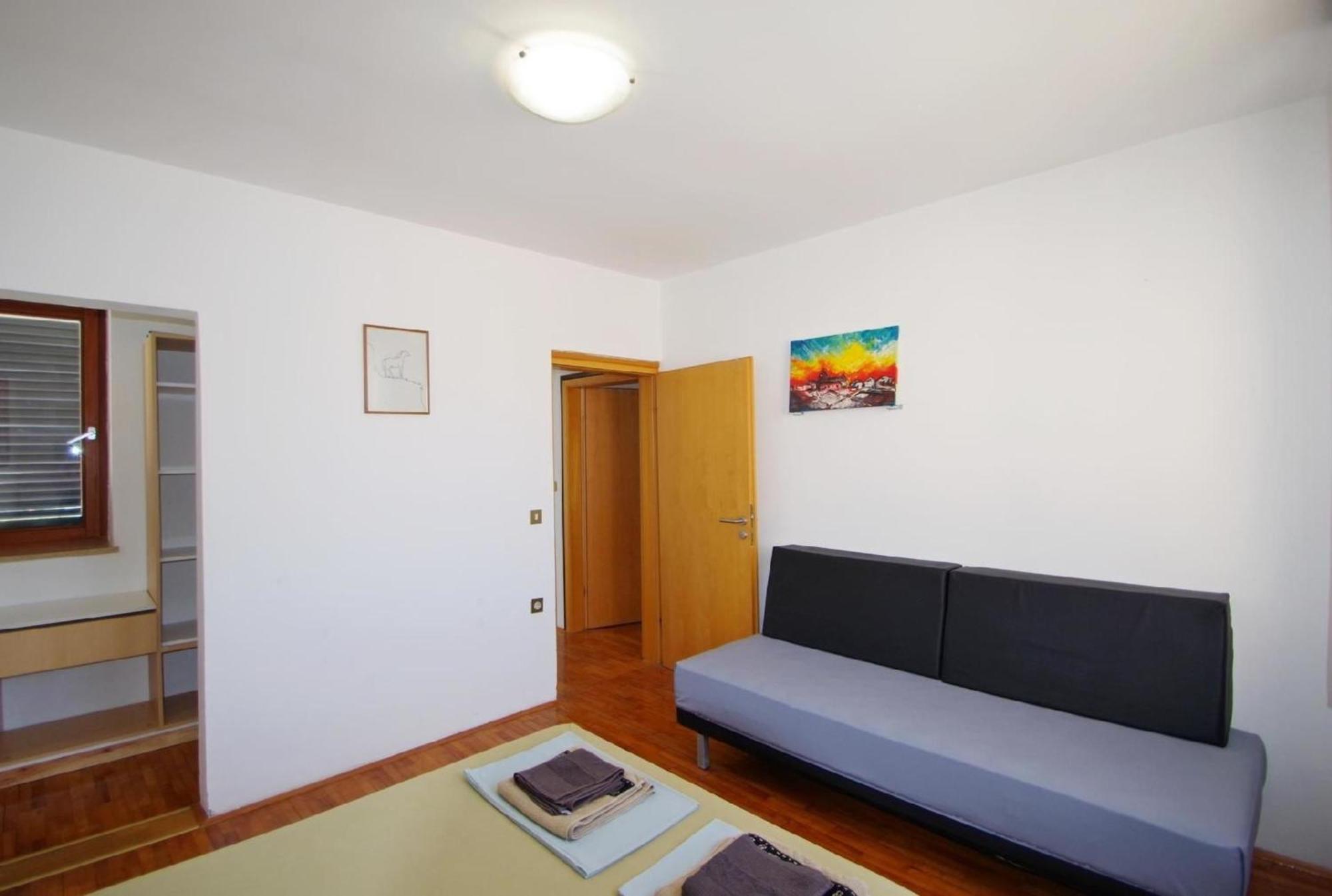Apartmán In Mit Terrasse, Grill Und Garten Pula